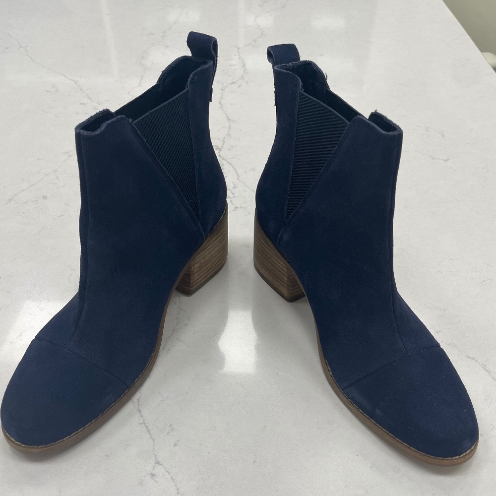 TOMS Chelsea Ankle Boots (8)